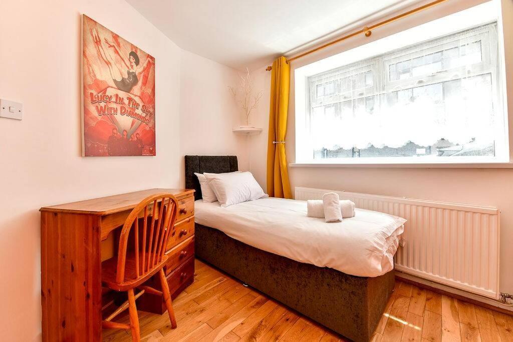Host & - Oxford Street House * Swansea