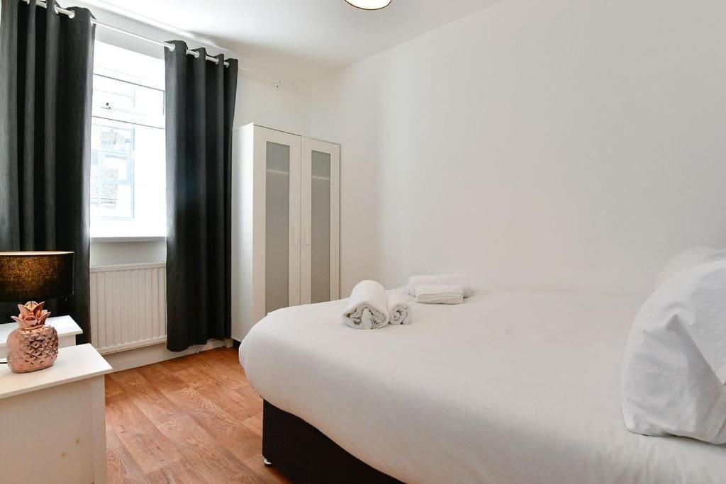 Host & - Oxford Street House