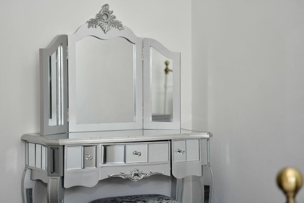 Host & - Oxford Street House Holiday home Swansea