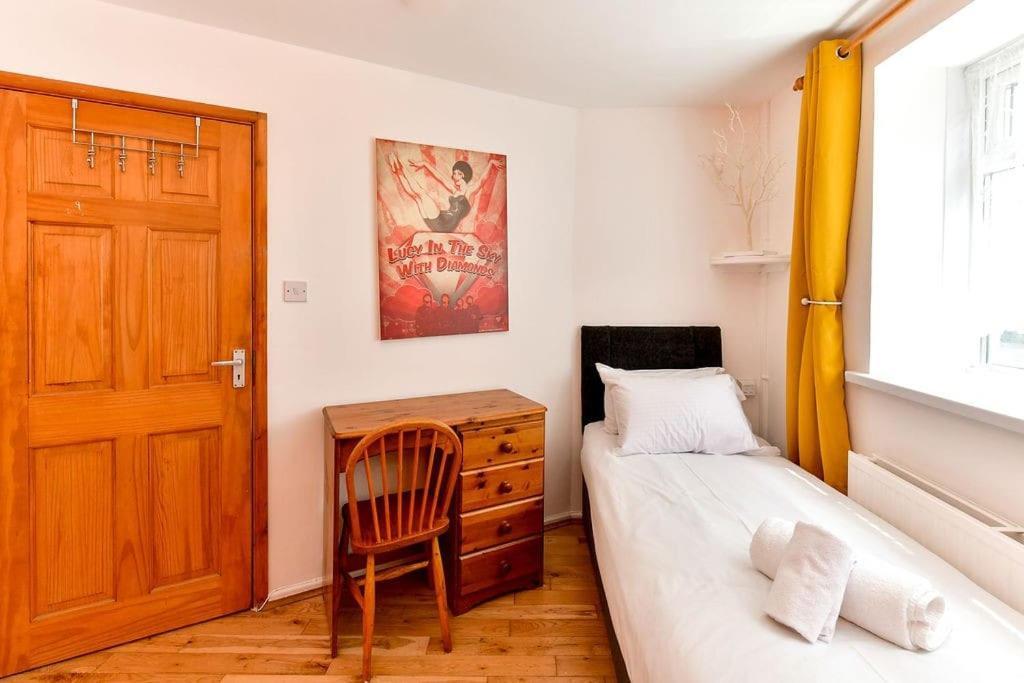 Host & - Oxford Street House