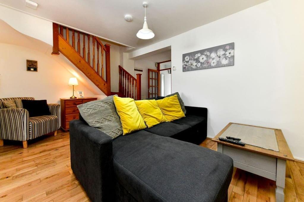 Host & - Oxford Street House Swansea